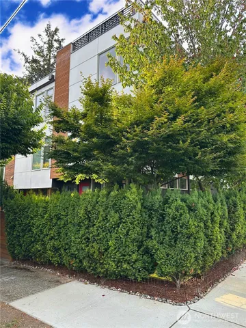 $725,000 | 4300 Southwest Mills Street, Seattle, WA 98136