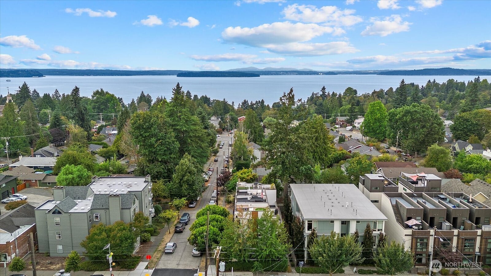 4300 Southwest Mills Street Seattle, WA 98136 - Photo 4 of 30