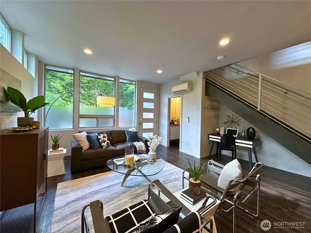$725,000 | 4300 Southwest Mills Street, Seattle, WA 98136