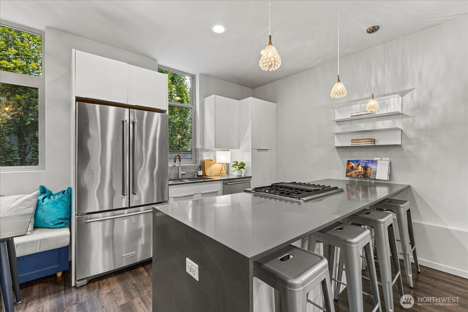 4300 Southwest Mills Street Seattle, WA 98136 - Photo 8 of 30