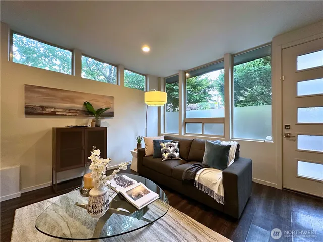 $725,000 | 4300 Southwest Mills Street, Seattle, WA 98136