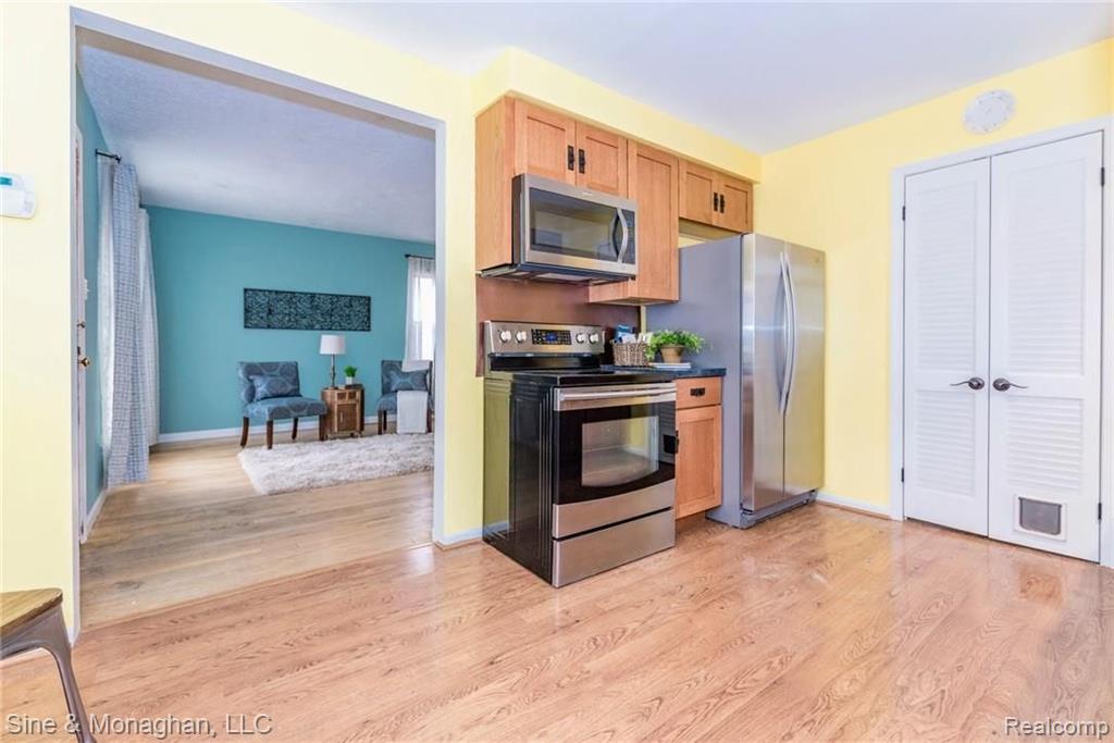 3308 Normandy Road Royal Oak, MI 48073 - Photo 5 of 13