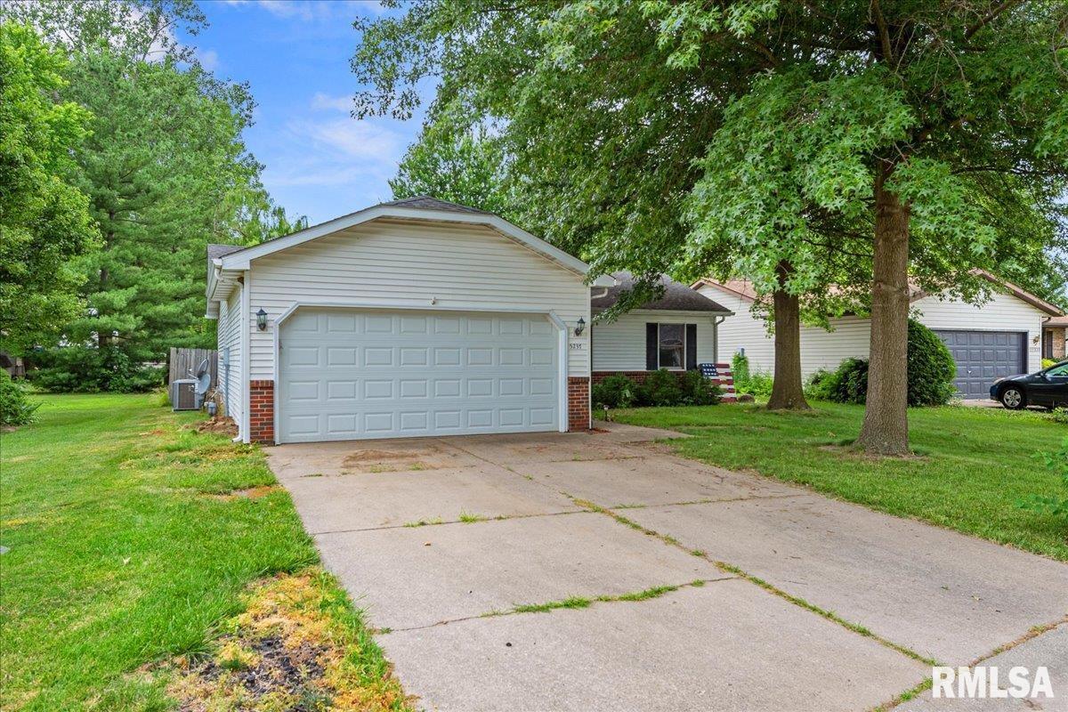 5237 Buford Street Springfield, IL 62703 - Photo 3 of 30