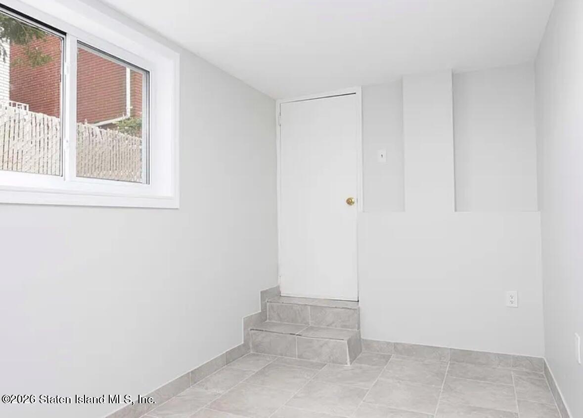 26 Robin Road Staten Island, NY 10305 - Photo 10 of 18 ROBIN RD 11