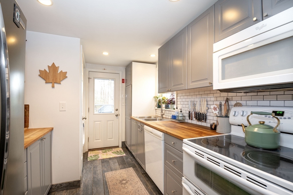 41 Irving Road Scituate, MA 02066 - Photo 7 of 22