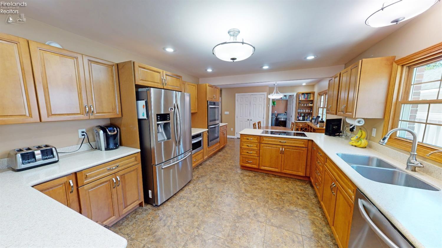 762 Barker Road Fremont, OH 43420 - Photo 9 of 38 Gallery Image 9