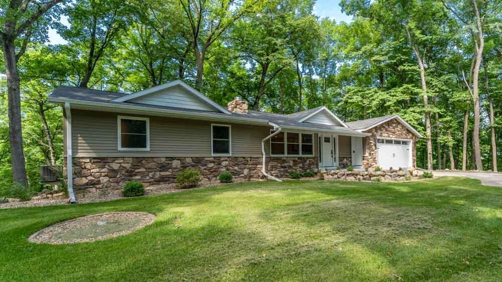 3382 Mohawk Road Northeast Solon, IA 52333 - Photo 1 of 42 Gallery Image 1