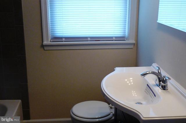 5903 Waycross Road Baltimore, MD 21206 - Photo 6 of 19 Bath upper 1 level