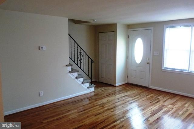 5903 Waycross Road Baltimore, MD 21206 - Photo 10 of 19 Living Room