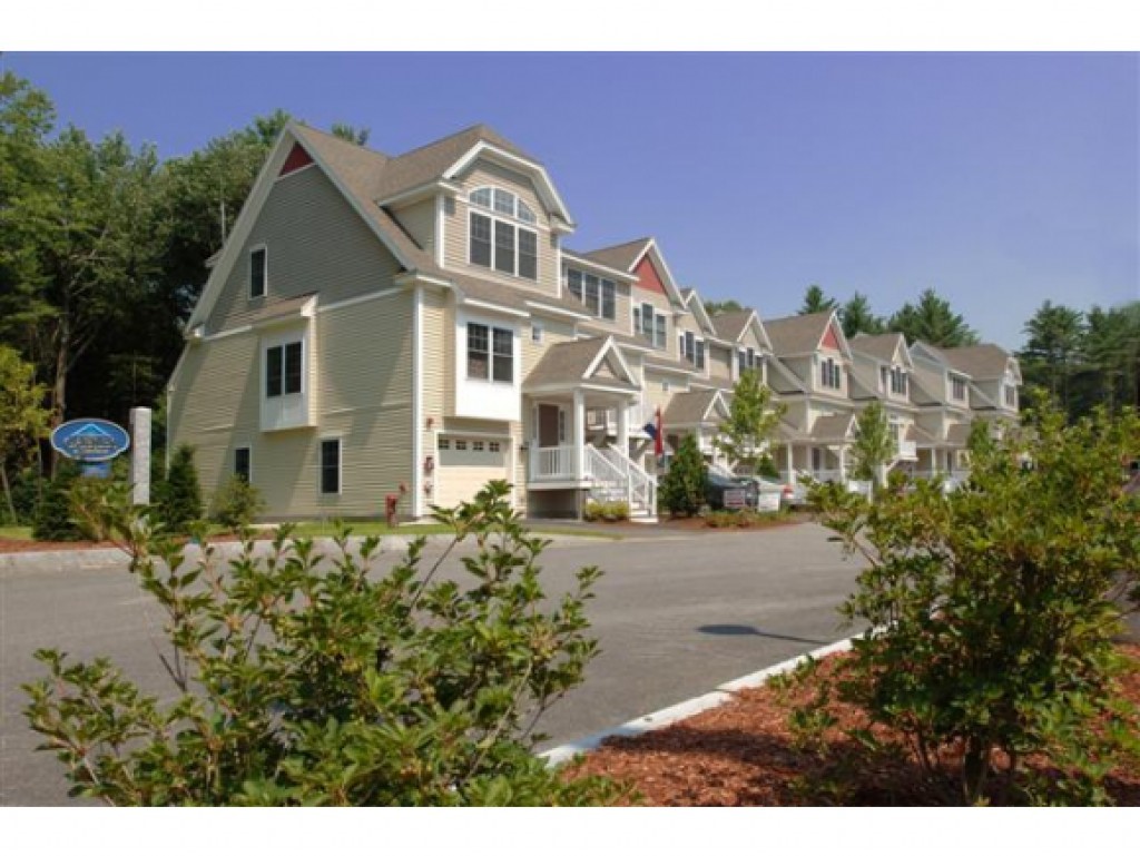 71 Hackett Hill Road, Unit 17 Manchester, NH 03102 - Photo 3 of 3
