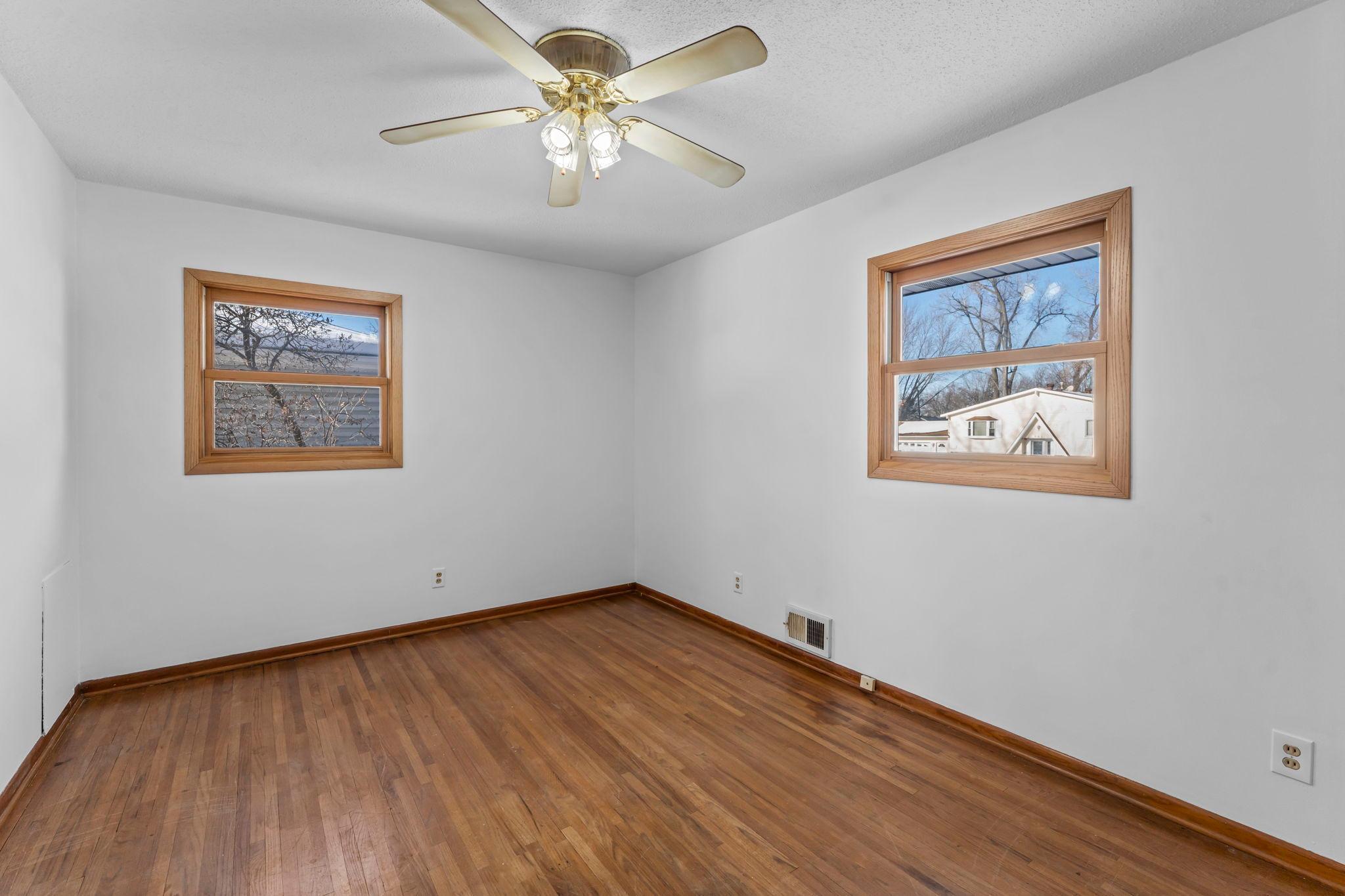 882 Lund Avenue Northeast Spring Lake Park, MN 55432 - Photo 12 of 25