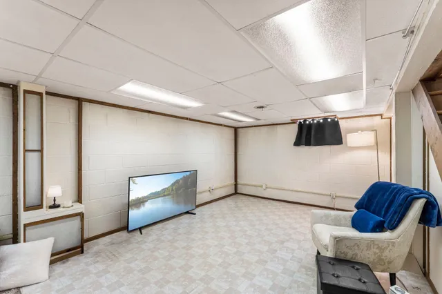 $294,900 | 882 Lund Avenue Northeast, Spring Lake Park, MN 55432