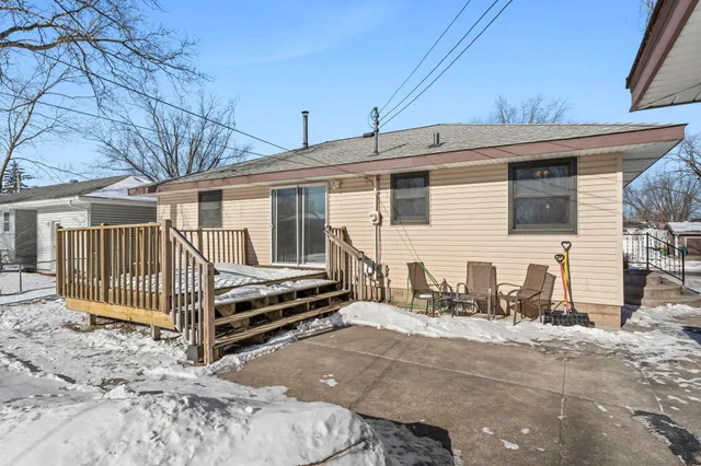 $294,900 | 882 Lund Avenue Northeast, Spring Lake Park, MN 55432