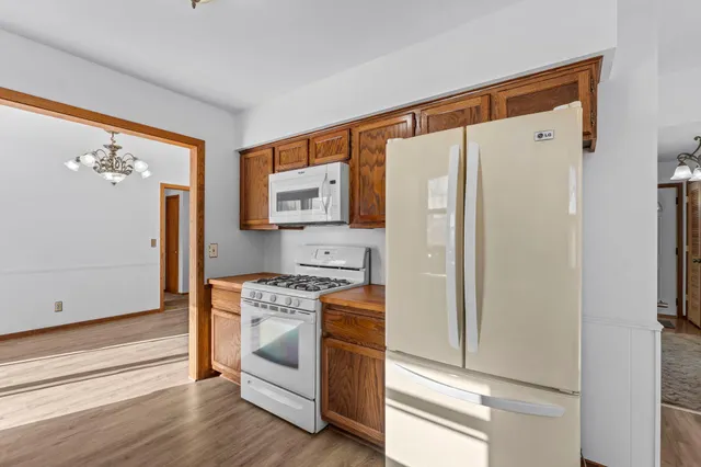 $294,900 | 882 Lund Avenue Northeast, Spring Lake Park, MN 55432