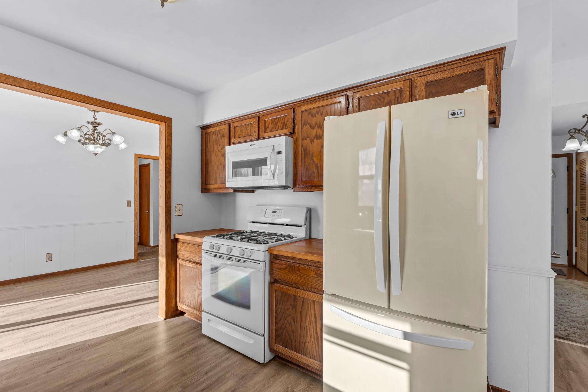 882 Lund Avenue Northeast Spring Lake Park, MN 55432 - Photo 7 of 25