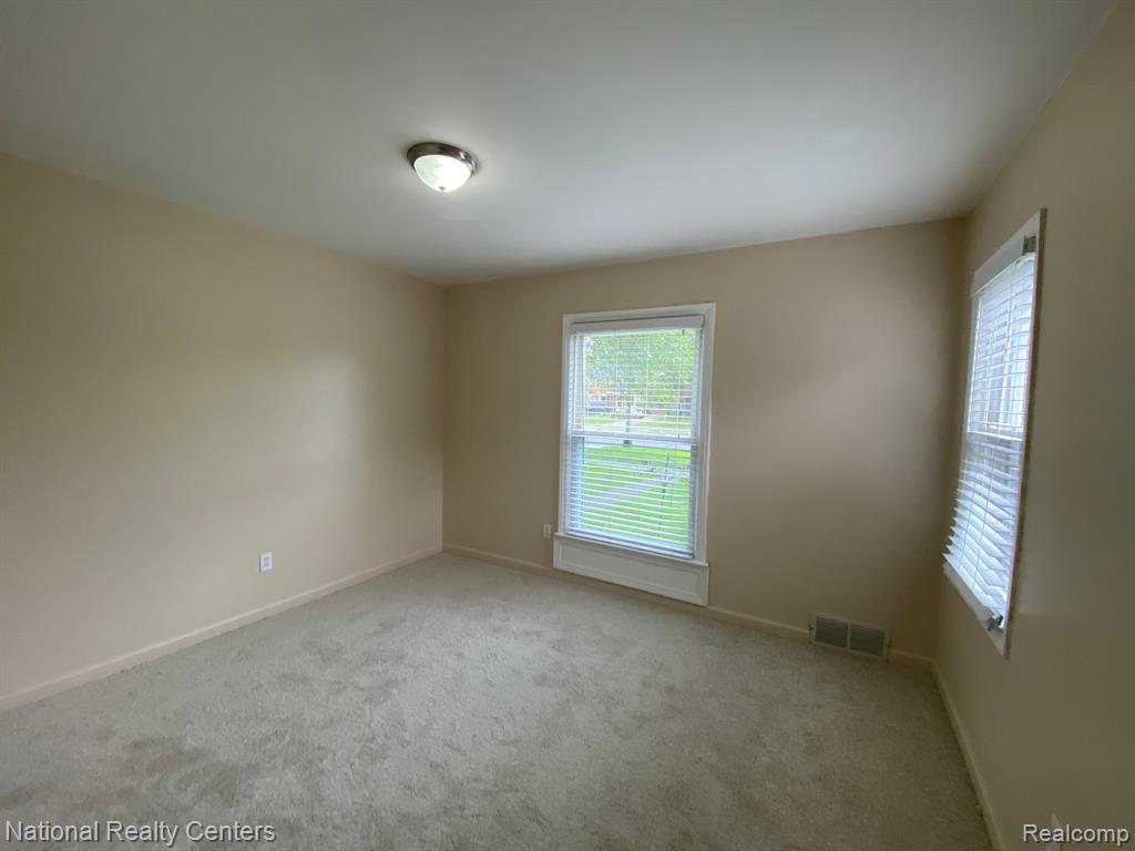 426 Moross Road Grosse Pointe, MI 48236 - Photo 17 of 36
