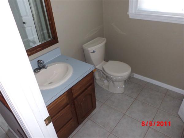 11 Vincent Road Attleboro, MA 02703 - Photo 4 of 12 Gallery Image 4