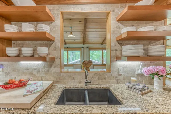 $950,000 | 128 Bankers Bend, Mountain City, TN 37683