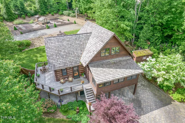 $950,000 | 128 Bankers Bend, Mountain City, TN 37683