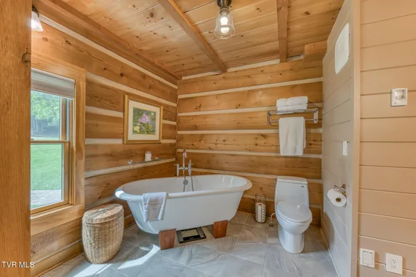 $950,000 | 128 Bankers Bend, Mountain City, TN 37683