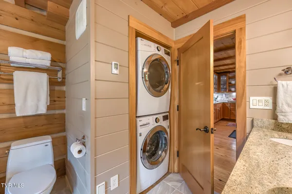 $950,000 | 128 Bankers Bend, Mountain City, TN 37683