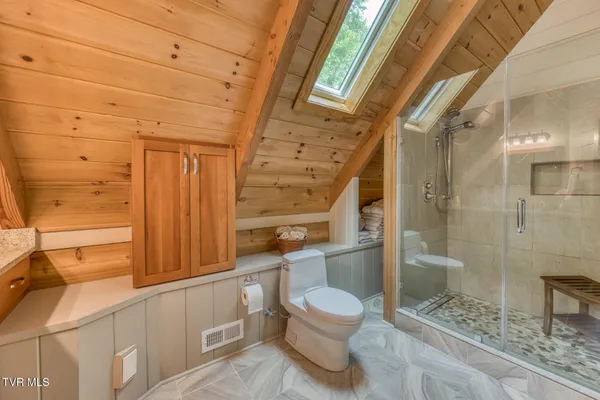 $950,000 | 128 Bankers Bend, Mountain City, TN 37683