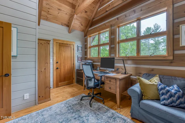 $950,000 | 128 Bankers Bend, Mountain City, TN 37683