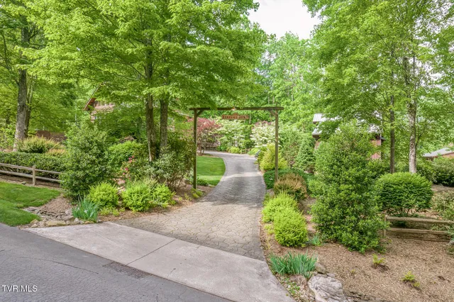 $950,000 | 128 Bankers Bend, Mountain City, TN 37683
