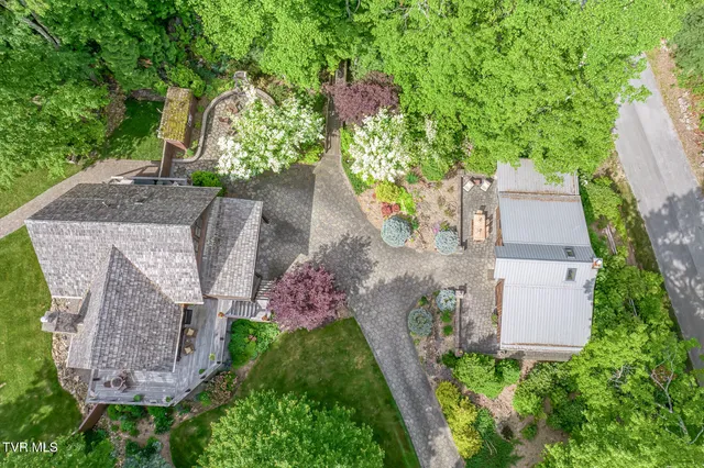 $950,000 | 128 Bankers Bend, Mountain City, TN 37683