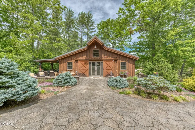 $950,000 | 128 Bankers Bend, Mountain City, TN 37683