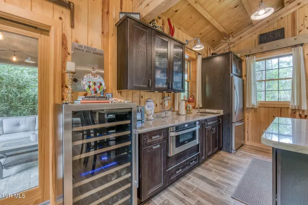 $950,000 | 128 Bankers Bend, Mountain City, TN 37683