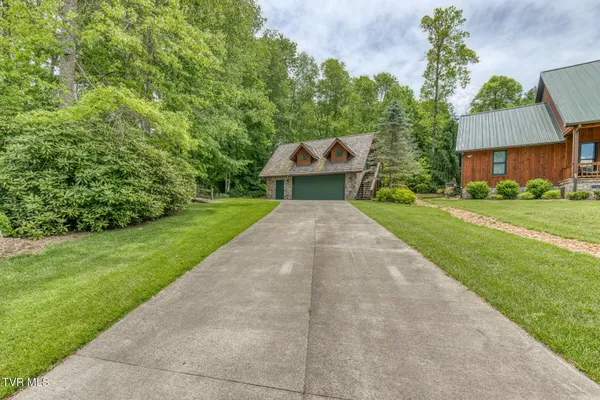 $950,000 | 128 Bankers Bend, Mountain City, TN 37683