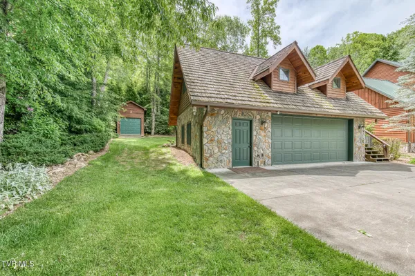 $950,000 | 128 Bankers Bend, Mountain City, TN 37683