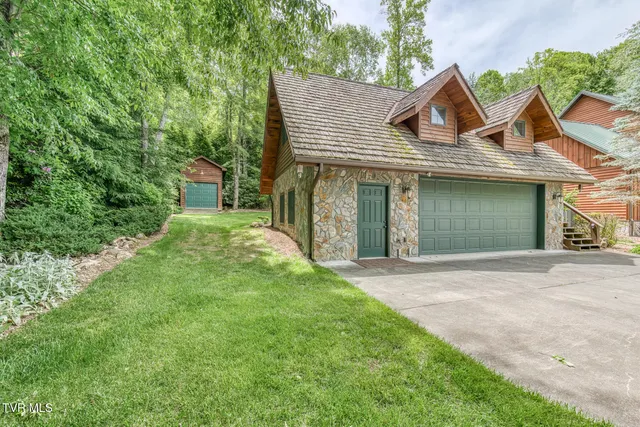 $950,000 | 128 Bankers Bend, Mountain City, TN 37683