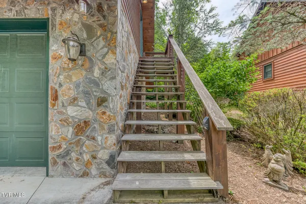 $950,000 | 128 Bankers Bend, Mountain City, TN 37683