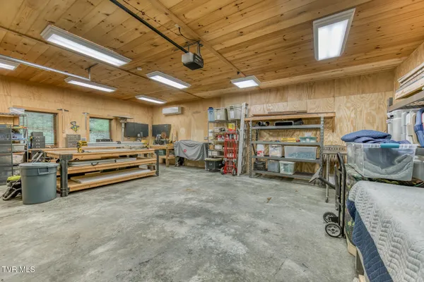 $950,000 | 128 Bankers Bend, Mountain City, TN 37683