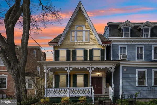 $346,000 | 203 West Broad Street, Burlington, NJ 08016
