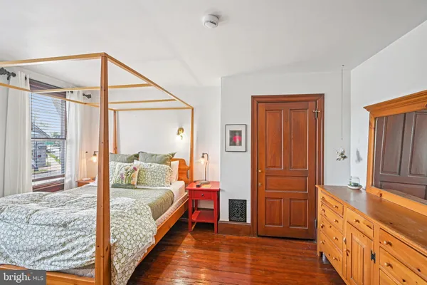 $346,000 | 203 West Broad Street, Burlington, NJ 08016