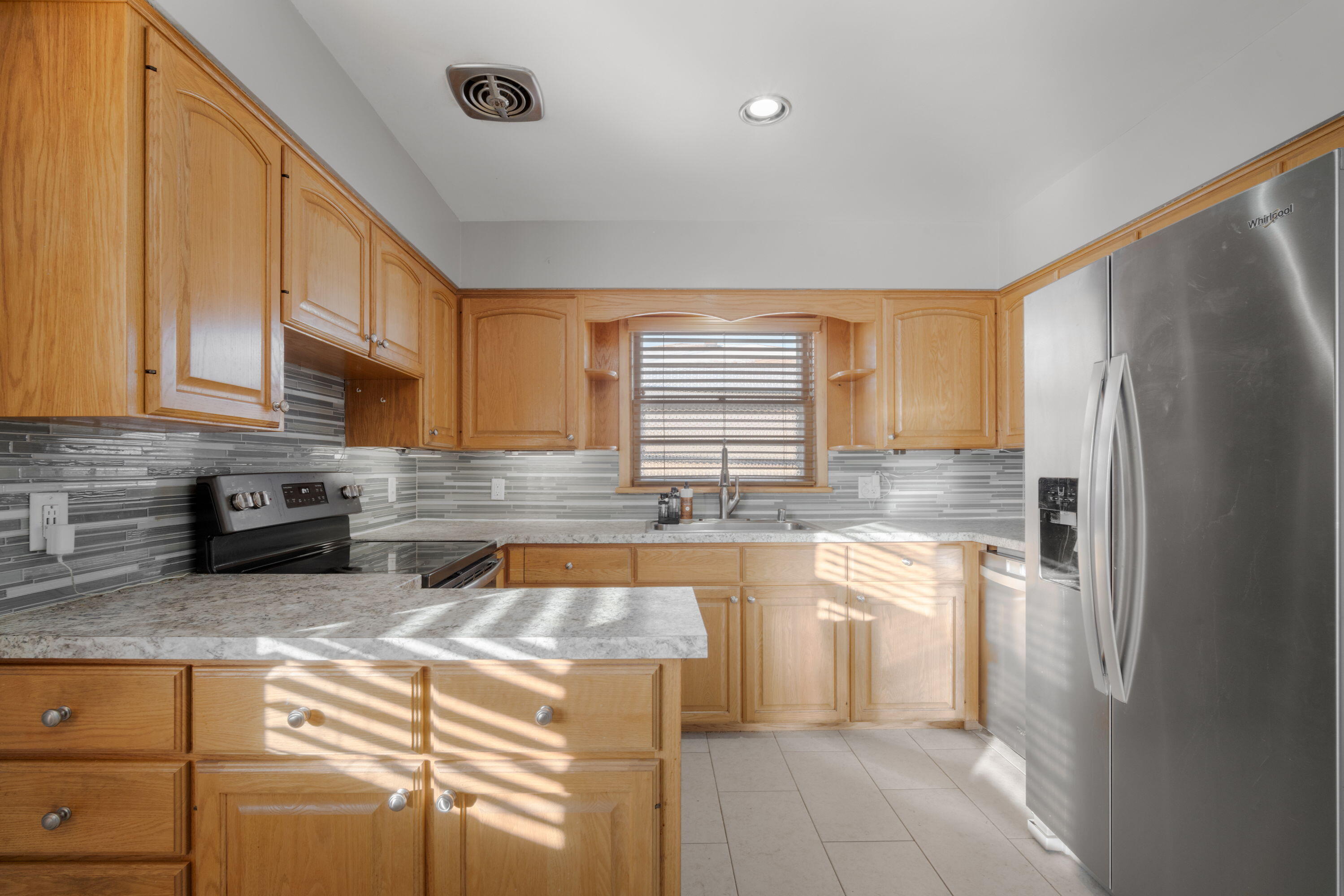 1603 22nd Street Kenosha, WI 53140 - Photo 18 of 30 17_imgDSC05307