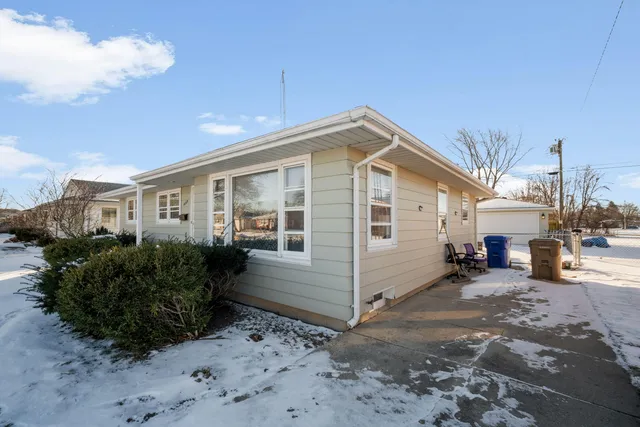 $299,000 | 1603 22nd Street, Kenosha, WI 53140