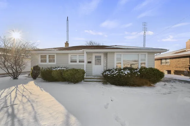 $299,000 | 1603 22nd Street, Kenosha, WI 53140