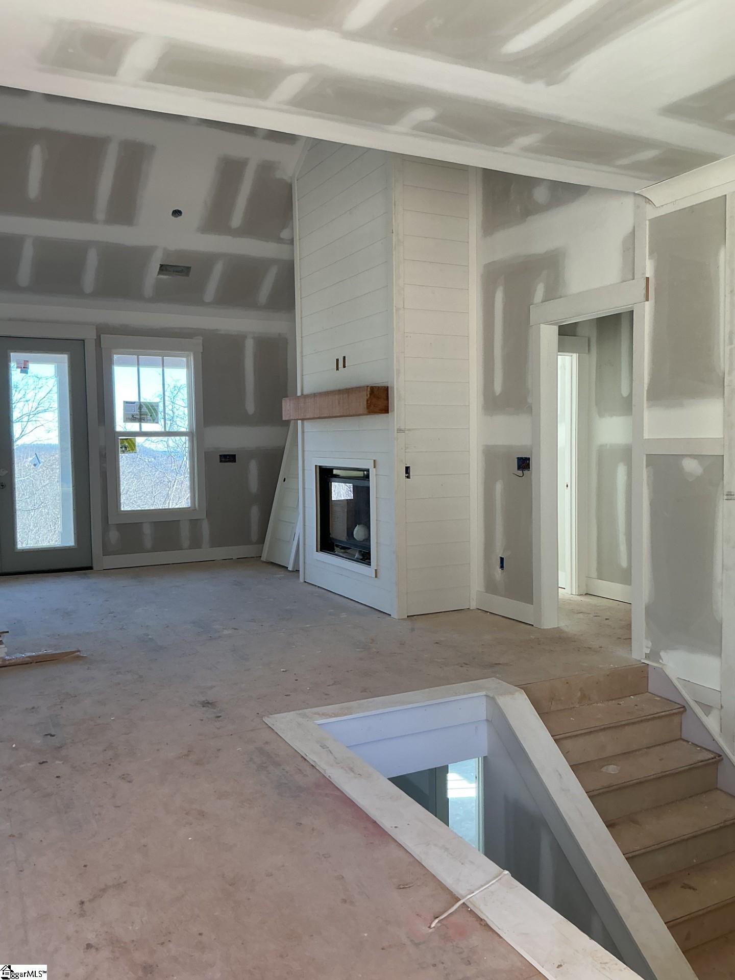 811 Raven Road Landrum, SC 29356 - Photo 2 of 21