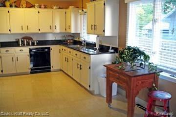 8924 Crescent Beach Road Pigeon, MI 48755 - Photo 7 of 22 8924CrescentBeachKitchen.jpg
