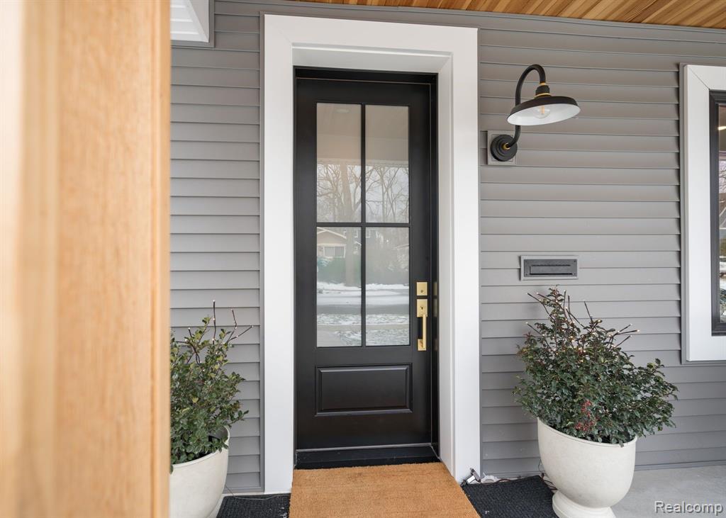 913 Fairview Avenue Rochester, MI 48307 - Photo 5 of 48 Gallery Image 5