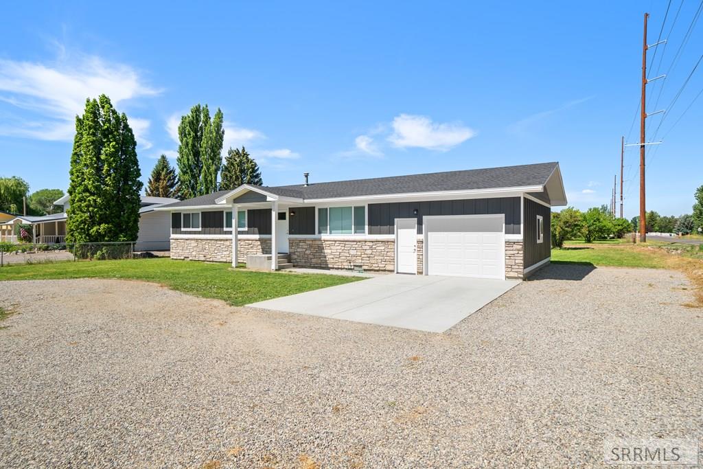 687 North 3rd W Street Rigby, ID 83442 - Photo 4 of 48