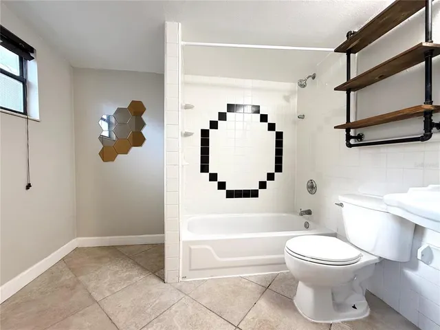 $2,100 | 5530 Crissman Drive North, St. Petersburg, FL 33714