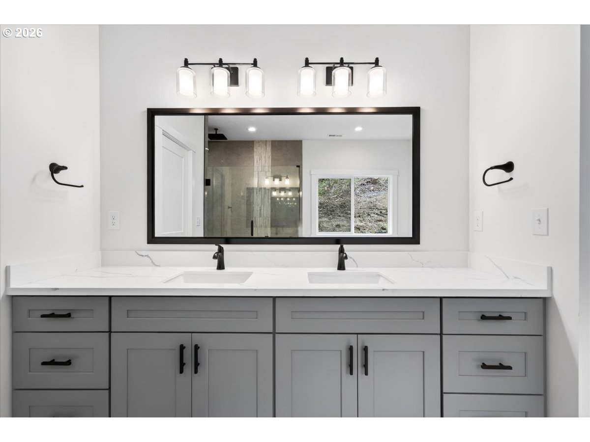 57936 Timber Road Vernonia, OR 97064 - Photo 23 of 48 Owner's Suite Bathroom