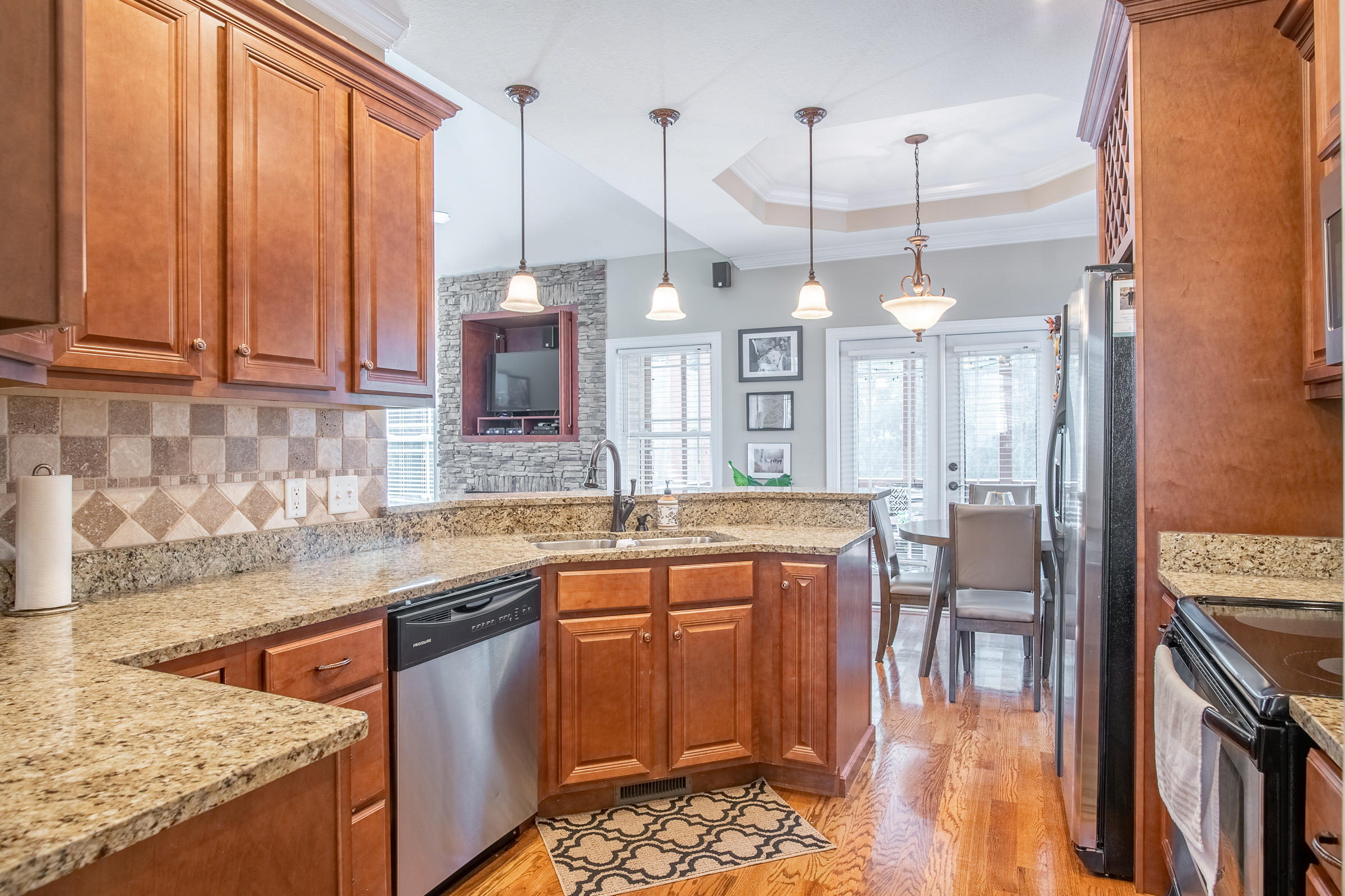 2954 Fernleaf Lane Chattanooga, TN 37421 - Photo 8 of 31 CHEF'S DREAM KITCHEN