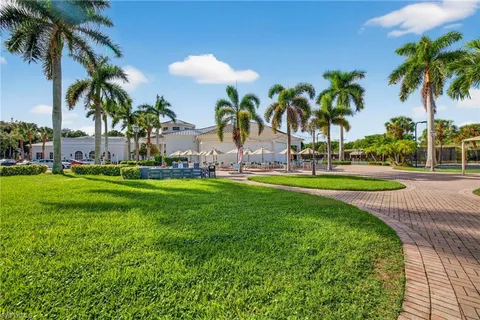 $675,000 | 1090 Egrets Walk Circle, Unit 102, Naples, FL 34108