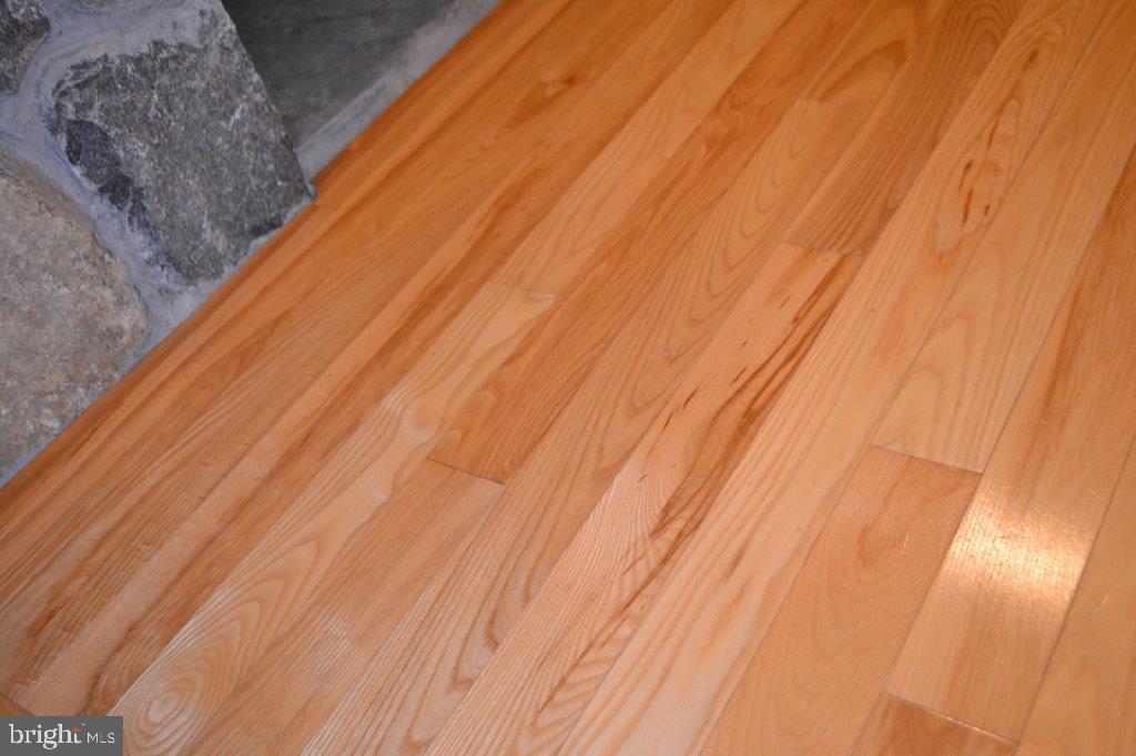 65 Sky View Road Elkton, MD 21921 - Photo 19 of 43 Beautiful well maintained Ash Hardwood Flooring